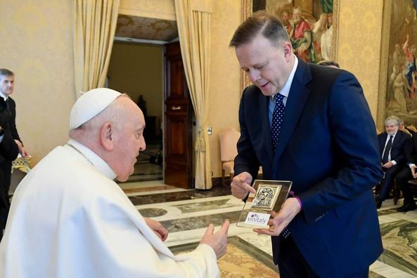 Papa Francesco: l'economia e il mondo del vino italiano